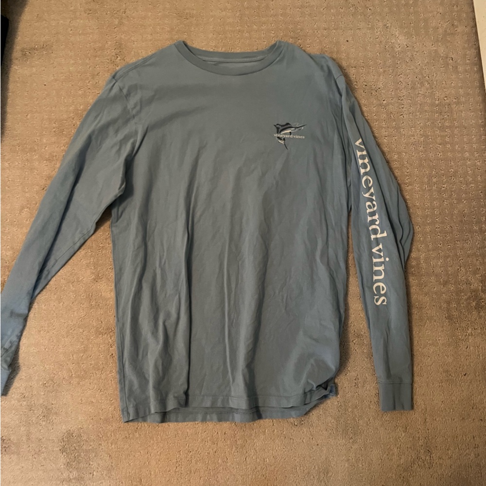 Men’s blue vineyard vines fishing tee shirt, size medium